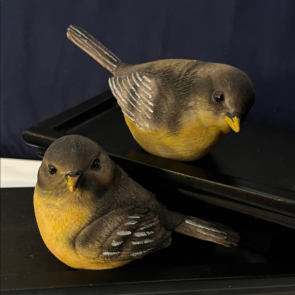 Vintage pair of Songbirds Yellow & Gray Bird Figurines - Pair 310